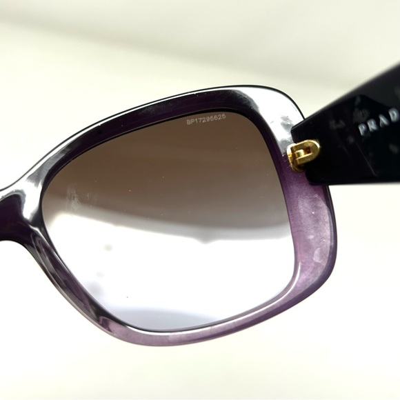 PRADA sunglasses, made in Italy - Picture 9 of 11